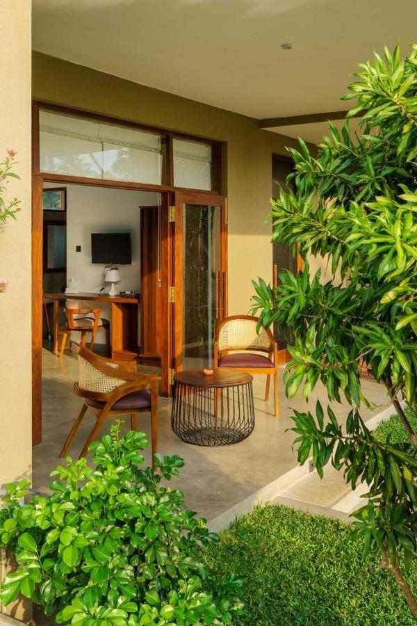 Kiss Blossom Mirissa Exterior foto